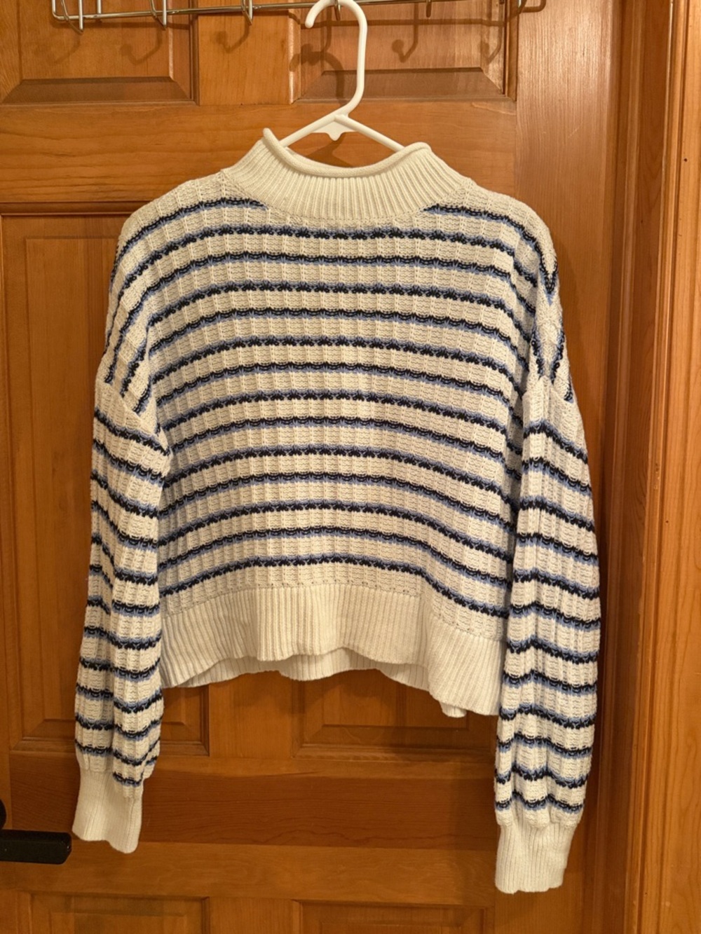 Old Navy White and Navy Striped Turtleneck Sweater